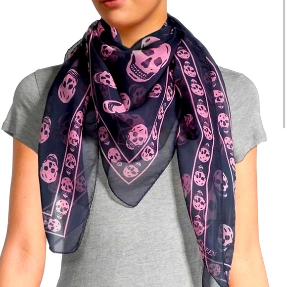 Alexander McQueen Classic Signature Sheer Navy & Pink Chiffon Silk Skull Scarf - Picture 4 of 5